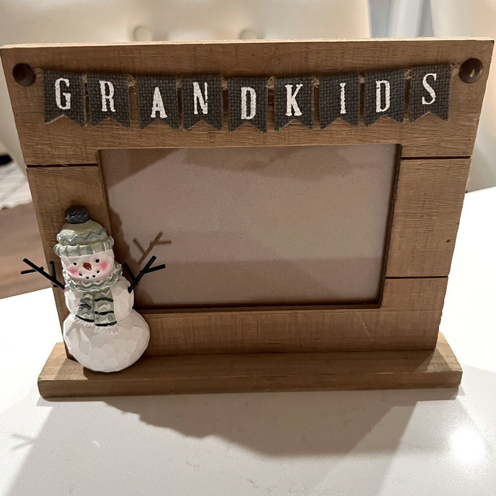 Grandkids New STANDING WOOD PICTURE FRAME w/ 3/D Snowman 4x6 Photo GRANDKIDS